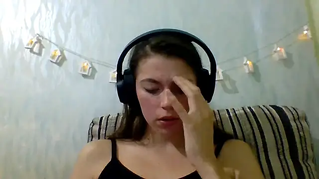 CutieAnny online show from September 2025 04:55:01 AM
