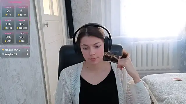 CutieAnny online show from December 2025 04:35:01 AM