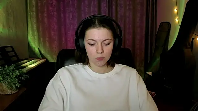 CutieAnny online show from February 2026 07:05:01 PM