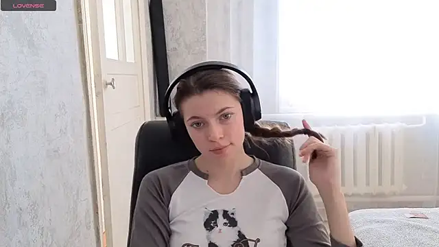 CutieAnny online show from December 2025 05:56:02 AM