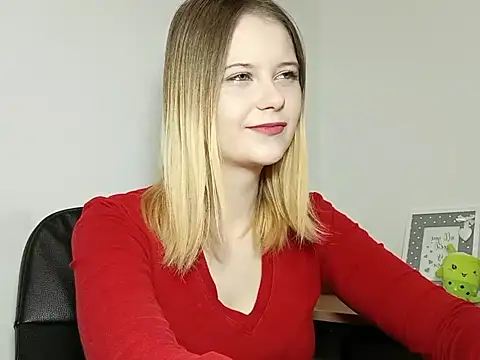 Snapshot of LydiaYoung chatting on October 2025 06:09:01 PM LydiaYoung online show from October 2025 06:09:01 PM