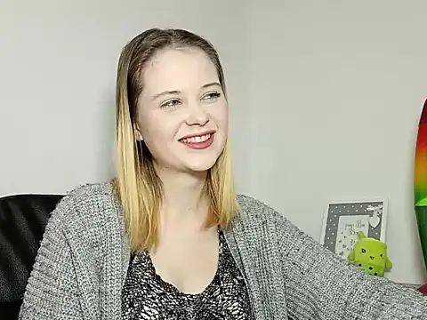 Snapshot of LydiaYoung chatting on October 2025 06:09:02 PM LydiaYoung online show from October 2025 06:09:02 PM