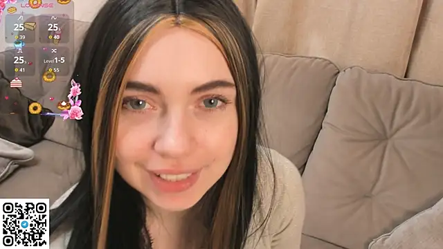 Snapshot of EvaBlimey chatting on October 2025 04:55:02 AM EvaBlimey online show from October 2025 04:55:02 AM