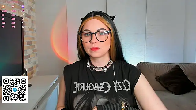 EvaBlimey online show from September 2025 04:52:02 AM
