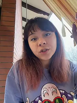 YumiLux online show from February 2026 04:05:01 PM