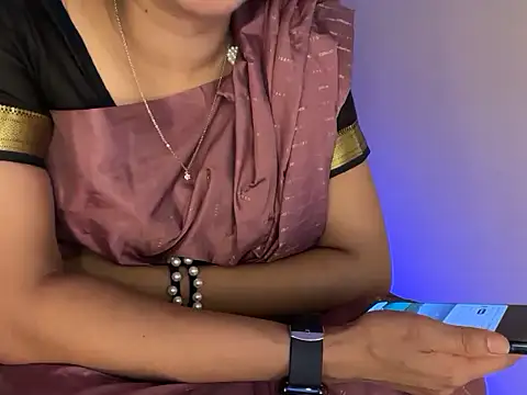 hot spicey online show from April 2026 06:58:01 PM