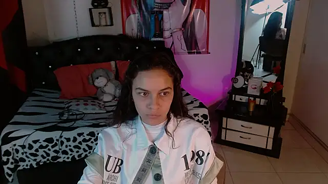 Snapshot of Skylovershot chatting on October 2025 07:34:02 PM Skylovershot online show from October 2025 07:34:02 PM