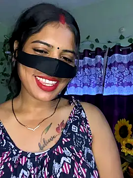 Snapshot of V-Hot-Sweti chatting on September 2025 08:09:02 AM V-Hot-Sweti online show from September 2025 08:09:02 AM