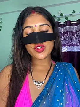 Snapshot of V-Hot-Sweti chatting on September 2025 10:07:01 AM V-Hot-Sweti online show from September 2025 10:07:01 AM