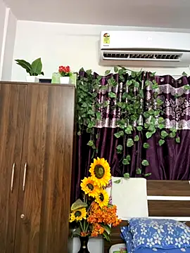 V-Hot-Sweti online show from October 2025 05:23:02 PM