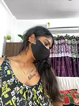 Snapshot of V-Hot-Sweti chatting on October 2025 07:20:02 AM V-Hot-Sweti online show from October 2025 07:20:02 AM