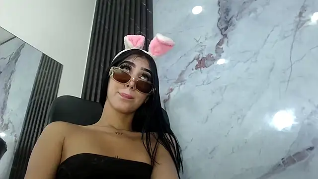 CamelyHott online show from October 2025 07:25:01 PM