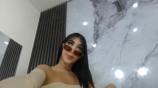 CamelyHott online show from October 2025 07:26:01 PM