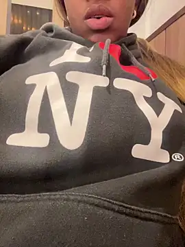 MiaPersie online show from March 2026 04:23:02 PM