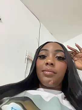 zaracollins01 online show from February 2026 11:48:01 PM