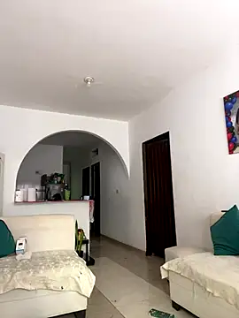 zaracollins01 online show from December 2025 01:46:01 PM