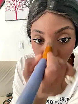 zaracollins01 online show from October 2025 01:54:02 PM