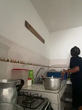 zaracollins01 online show from December 2025 04:54:02 PM