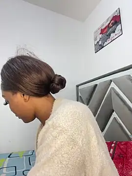 zaracollins01 online show from February 2026 05:55:01 PM