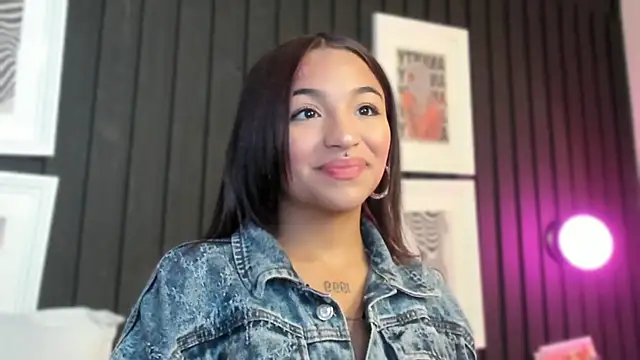 Snapshot of Manelyk_evanss_ chatting on December 2025 10:58:02 AM Manelyk evanss online show from December 2025 10:58:02 AM