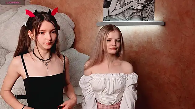 DongMolt online show from November 2025 10:35:02 PM