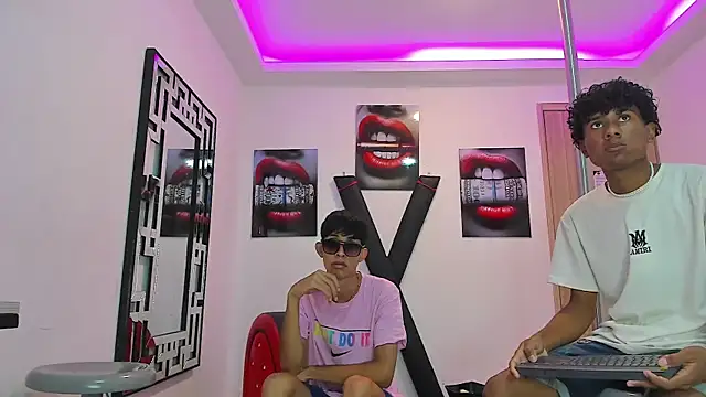 Snapshot of LONDON_BOYS1 chatting on September 2025 07:19:01 AM LONDON BOYS1 online show from September 2025 07:19:01 AM