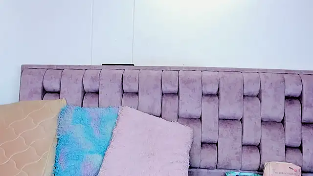 Alexa-Hunter online show from April 2026 10:04:01 PM