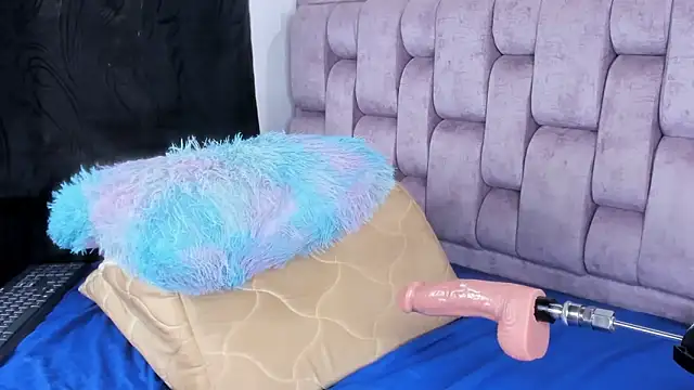 Alexa-Hunter online show from October 2025 07:48:02 PM