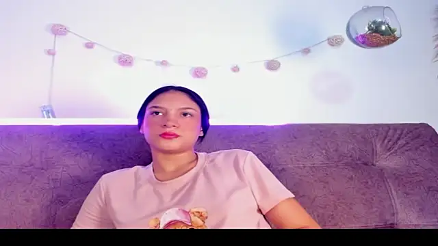 violet 77711 online show from December 2025 01:00:01 PM