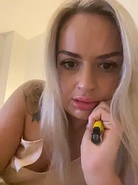 Seductive-SkyeXXX online show from September 2025 07:25:01 PM