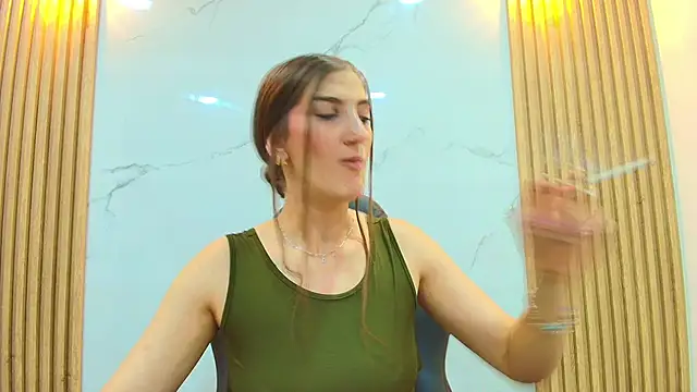 Dafne castro  online show from June 2026 05:56:02 PM