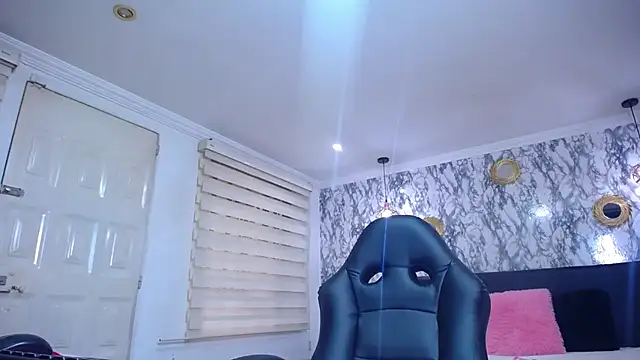 Dafne castro  online show from January 2026 07:17:01 PM