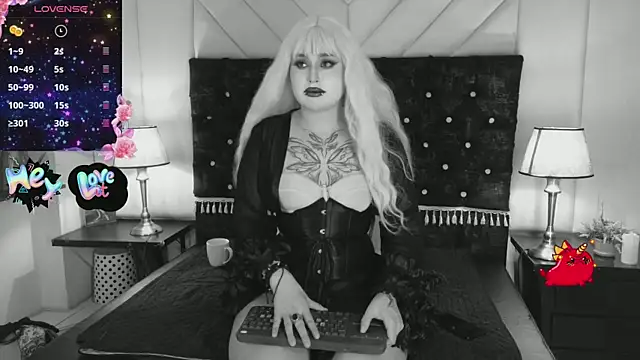 Madamexravenx online show from September 2025 08:21:02 PM