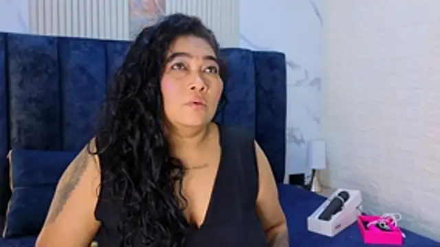 yunkeyc online show from November 2025 02:04:02 AM