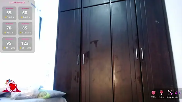 Snapshot of Aprill18_ chatting on September 2025 01:02:01 PM Aprill18 online show from September 2025 01:02:01 PM