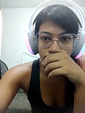 Dulce2415 online show from May 2026 05:21:02 PM