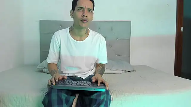 twinkDuohot online show from December 2025 02:38:02 AM