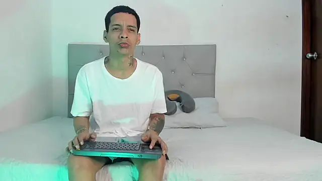 twinkDuohot online show from December 2025 04:17:01 AM