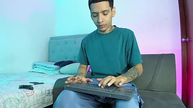 twinkDuohot online show from April 2026 10:11:01 PM