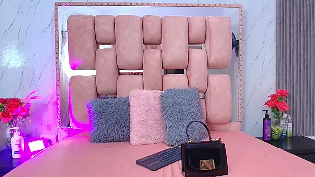 SofiaSommers online show from October 2025 02:18:02 PM