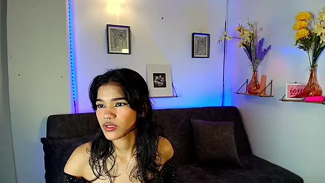 emycarver09 online show from September 2025 12:26:01 PM