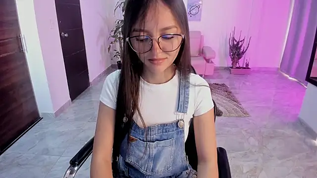 bella fox 1 online show from February 2026 03:01:01 PM