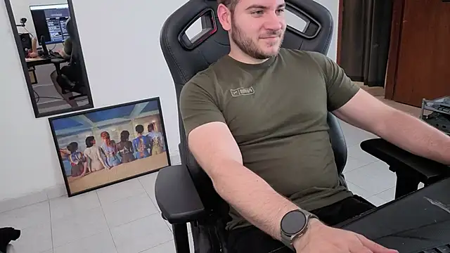 Snapshot of Paul00474 chatting on September 2025 02:00:02 AM Paul00474 online show from September 2025 02:00:02 AM