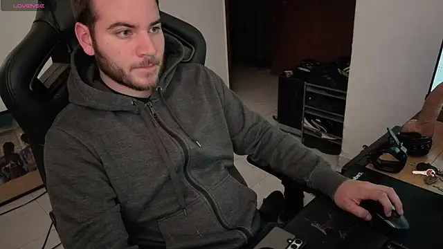 Snapshot of Paul00474 chatting on September 2025 01:56:01 AM Paul00474 online show from September 2025 01:56:01 AM