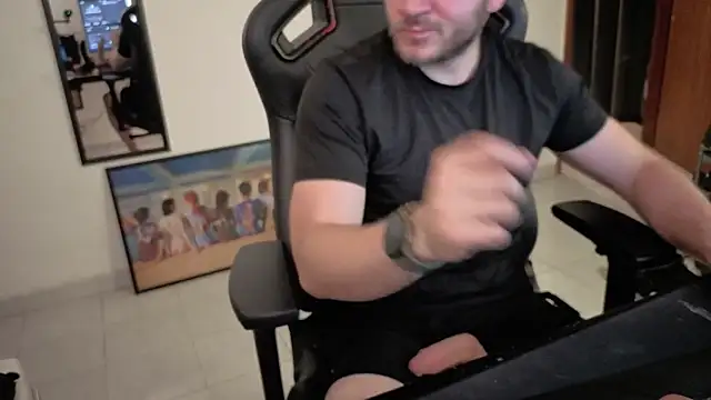 Snapshot of Paul00474 chatting on September 2025 12:57:02 AM Paul00474 online show from September 2025 12:57:02 AM