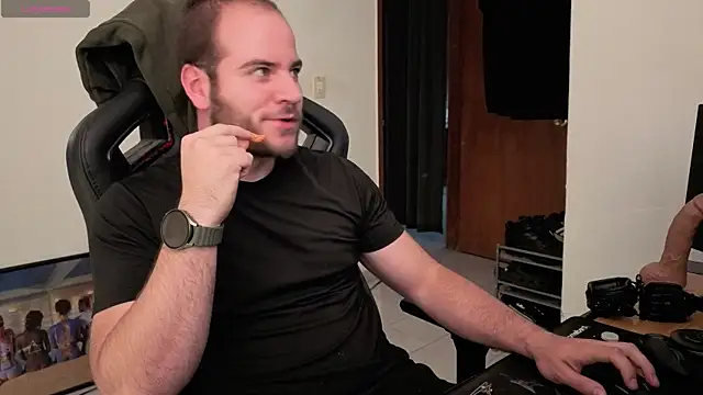 Snapshot of Paul00474 chatting on September 2025 10:27:01 PM Paul00474 online show from September 2025 10:27:01 PM