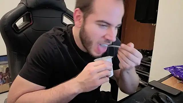 Snapshot of Paul00474 chatting on September 2025 03:13:02 AM Paul00474 online show from September 2025 03:13:02 AM