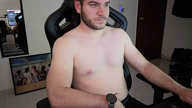 Snapshot of Paul00474 chatting on September 2025 01:17:02 PM Paul00474 online show from September 2025 01:17:02 PM