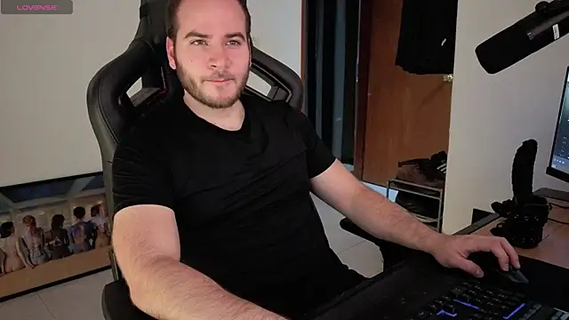 Snapshot of Paul00474 chatting on November 2025 12:25:01 AM Paul00474 online show from November 2025 12:25:01 AM