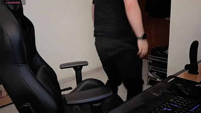 Snapshot of Paul00474 chatting on September 2025 08:04:02 PM Paul00474 online show from September 2025 08:04:02 PM